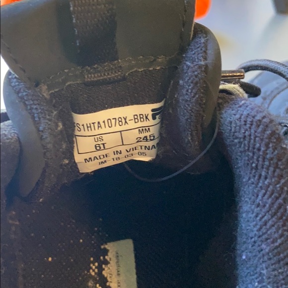 Black sneakers - Picture 6 of 6